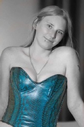 D and m photography - Kryssy in blue