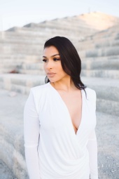 Fin - Beautiful women