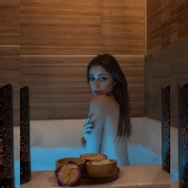 nimoonia - Model Sarah Isizzu